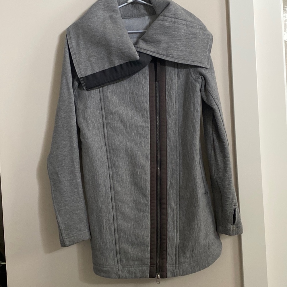 Lululemon coat size 2